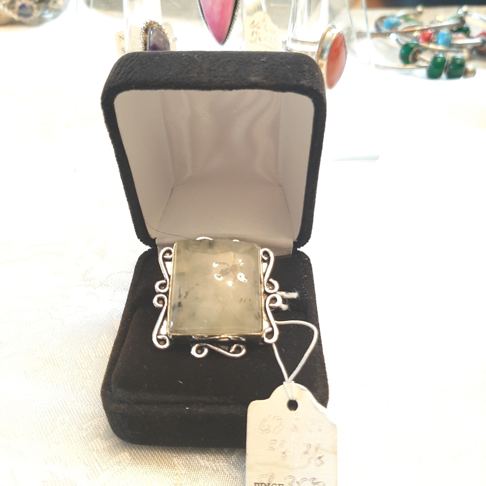 Ladies jewelry